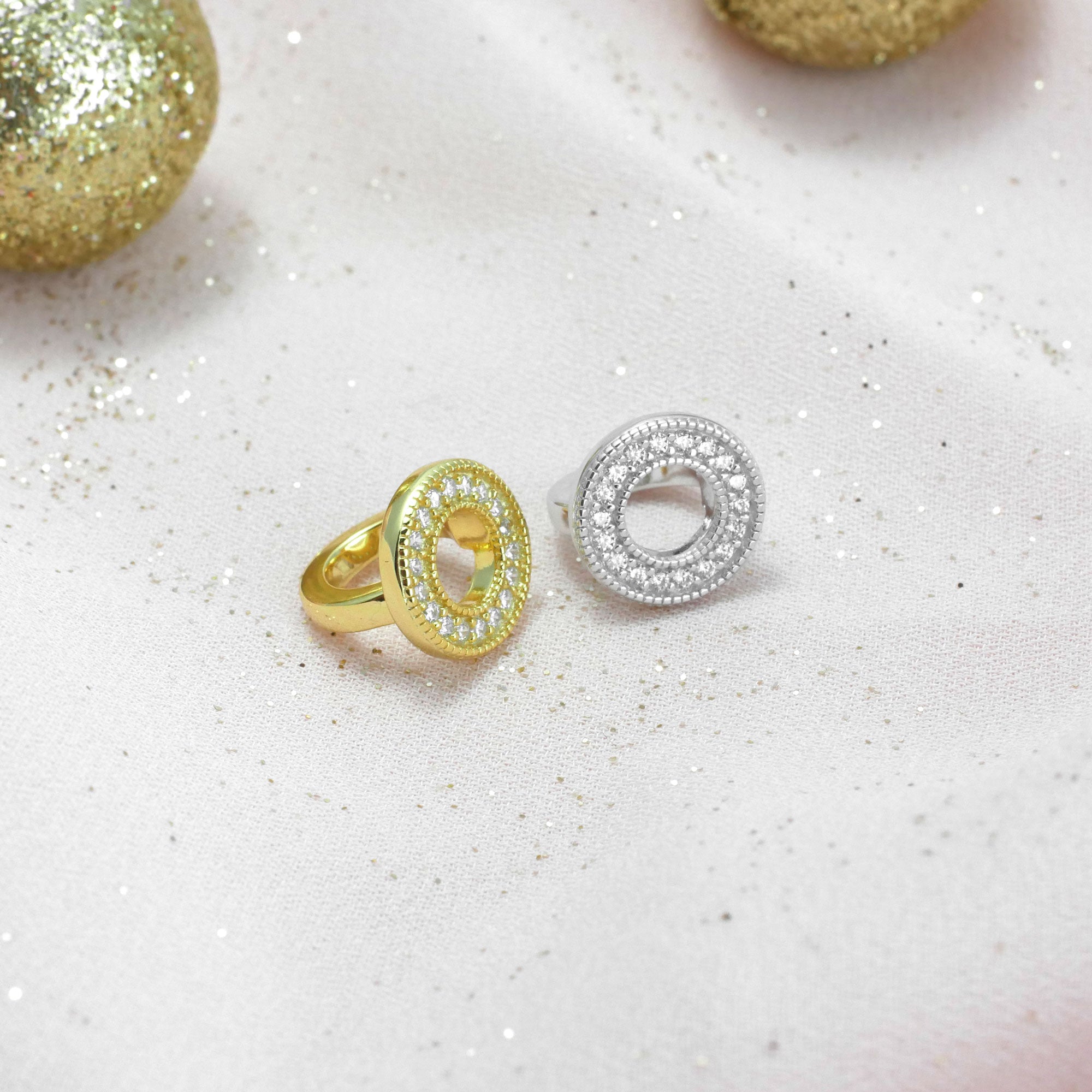 Circle of Diamonds Charm Silber