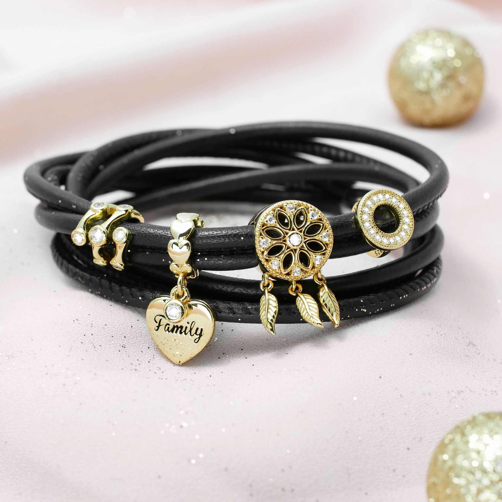 Armband mit Traumfänger Anhänger Gold