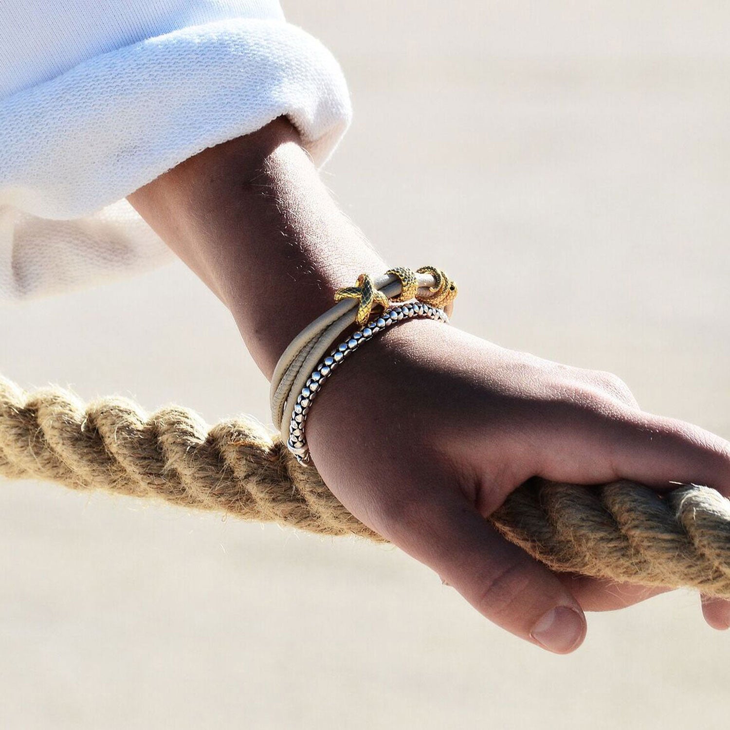 Lederarmband Damen Nude mit Gold Charms