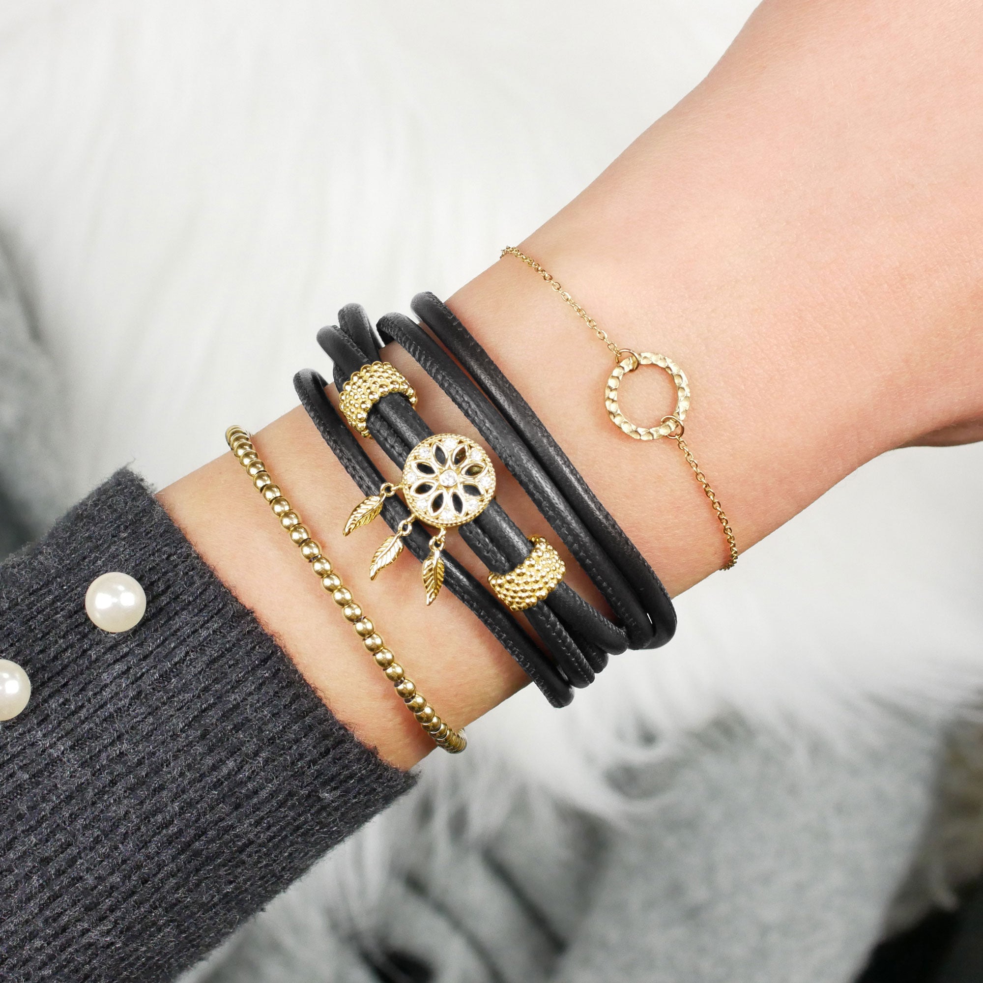 Traumfänger Charm Gold auf Lederarmband