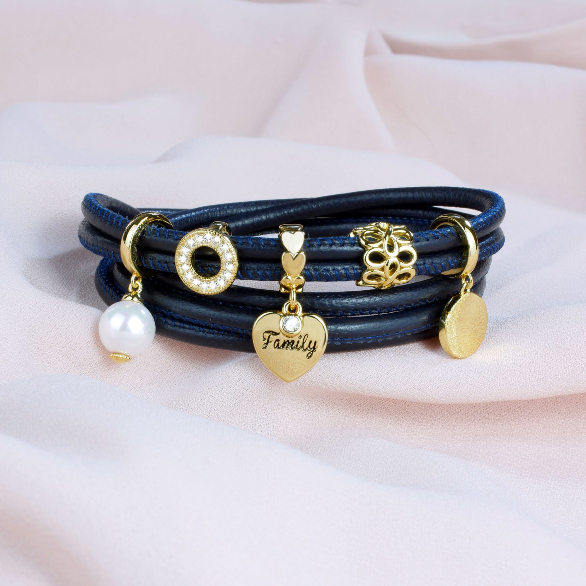 Circle of Diamonds Charm vergoldet