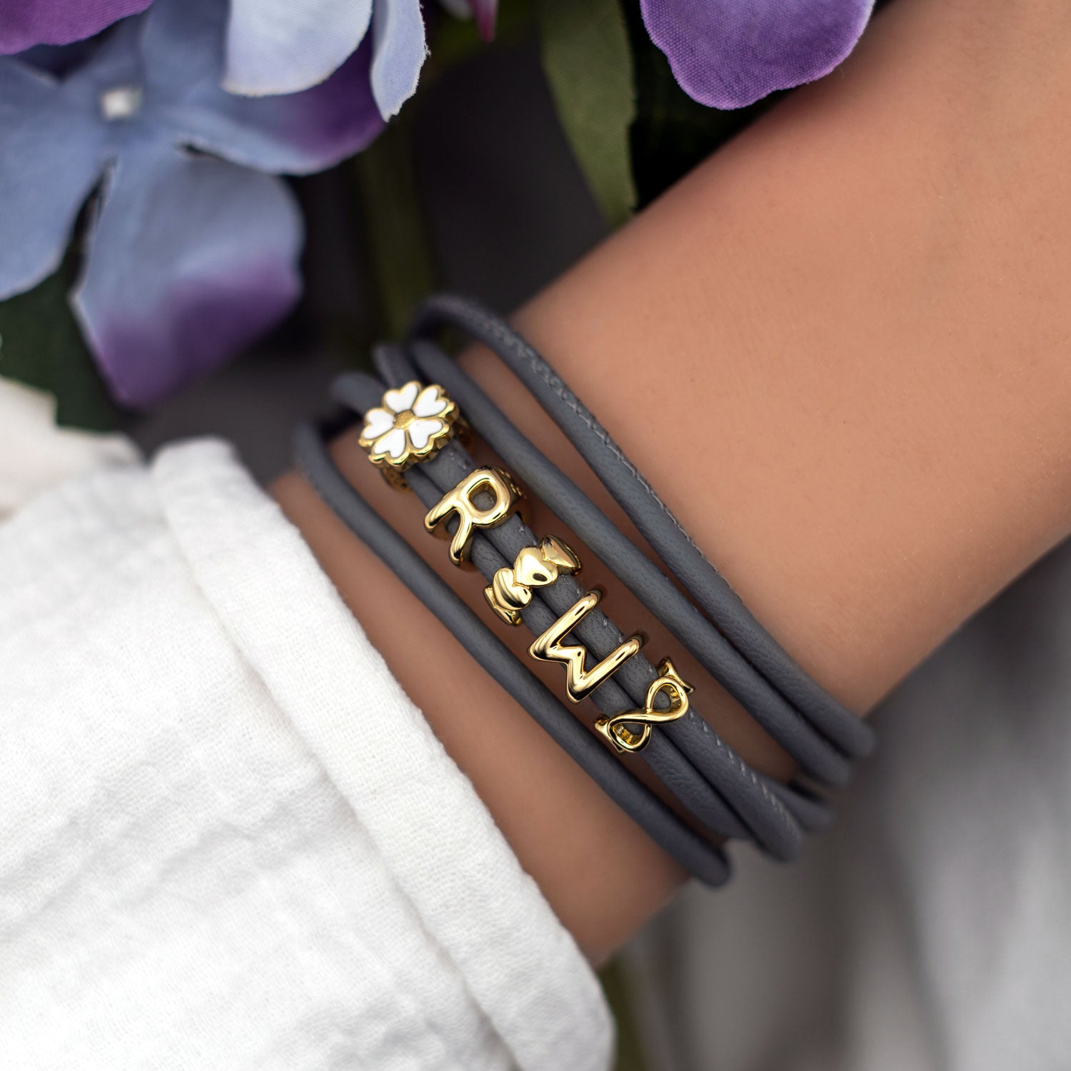 awesome-hearts-charm-gold